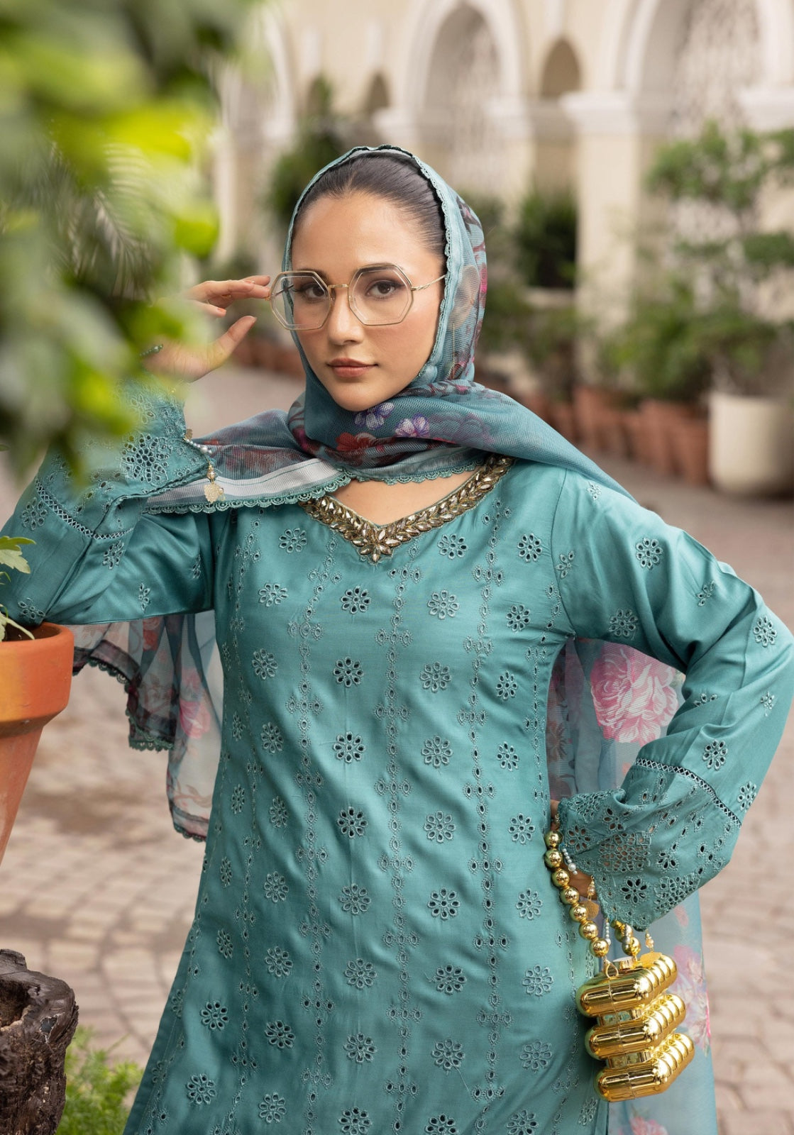 SIMRANS LUXURY HANDWORK CHICKNKARI 3PC READYMADE Bk21