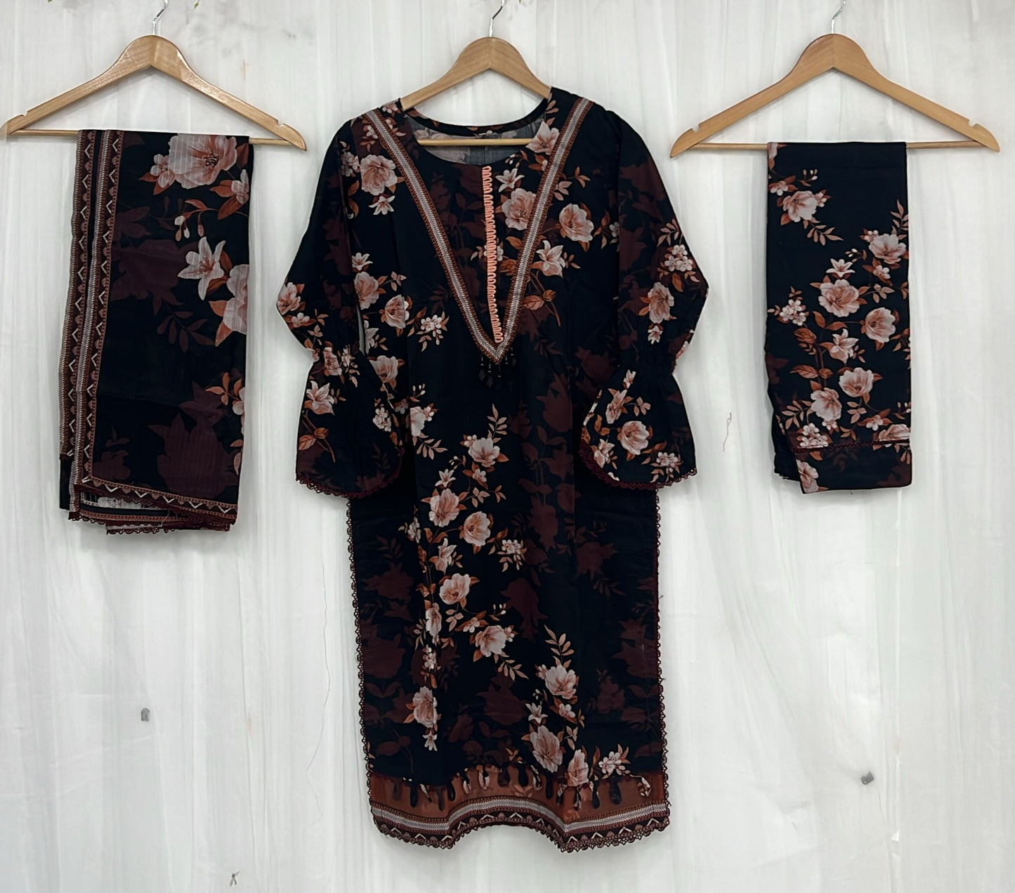 Traditional Meets Trendy – Swan Linen 3-Piece Readymade Outfit D01