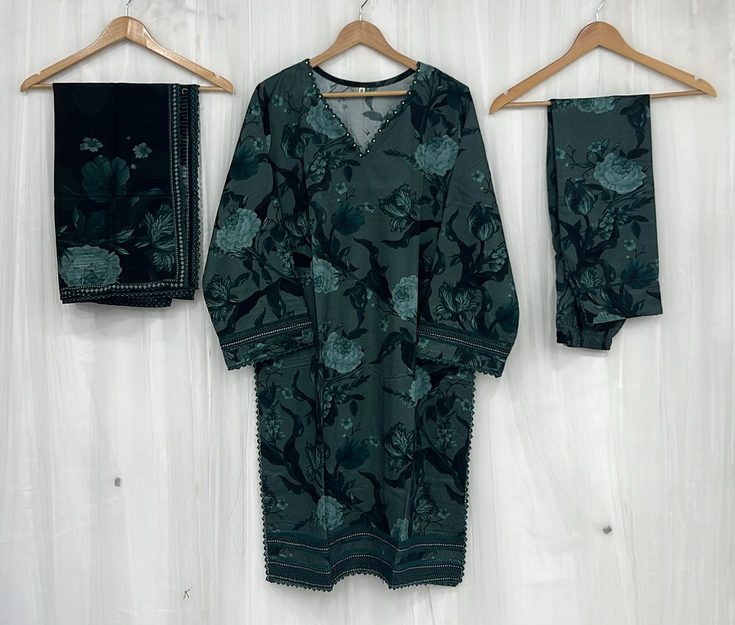 Traditional Meets Trendy – Swan Linen 3-Piece Readymade Outfit D04