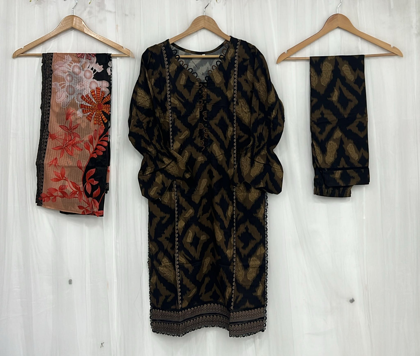 Traditional Meets Trendy – Swan Linen 3-Piece Readymade Outfit D06