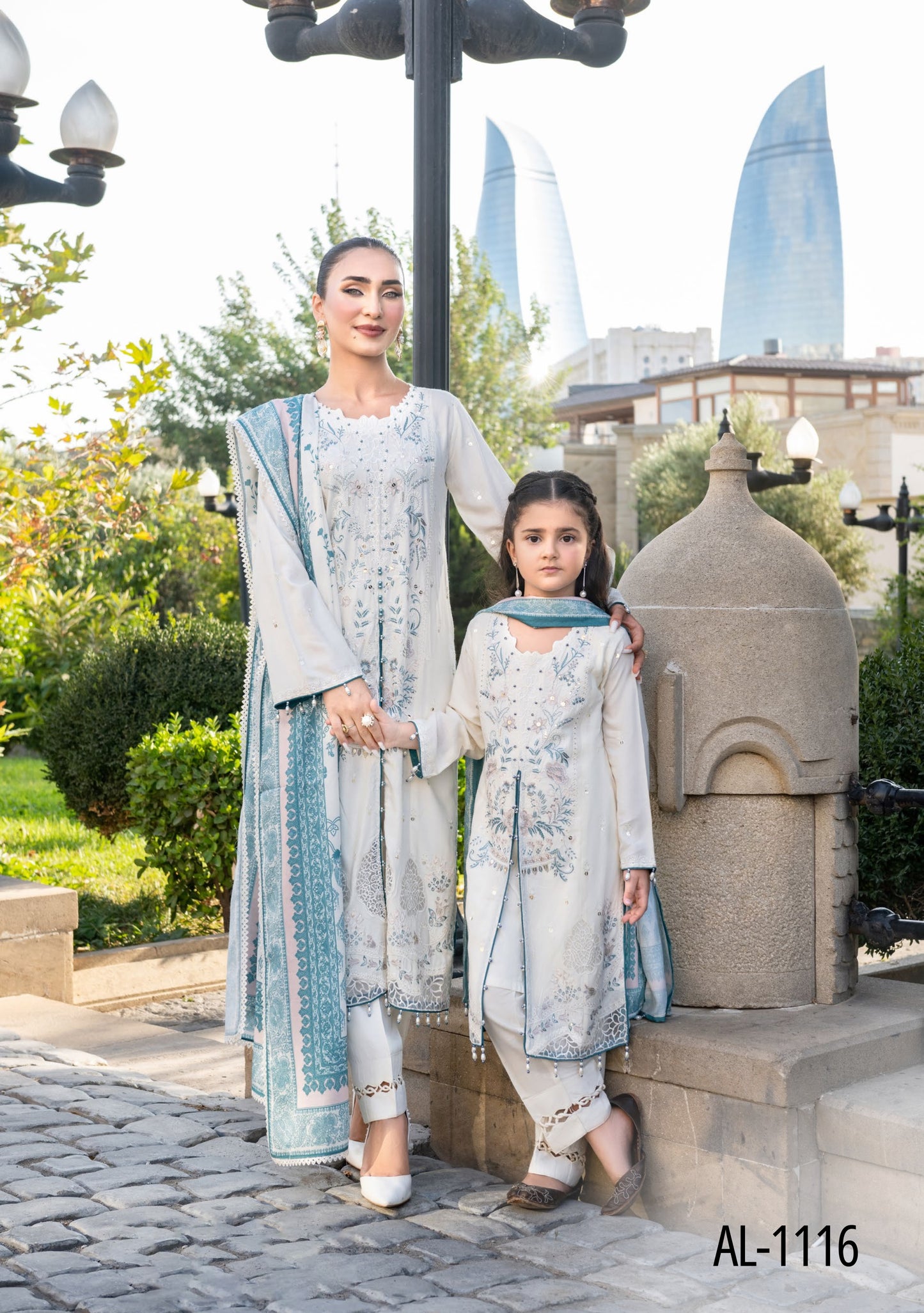 SIMRANS BAKU EMBROIDERED LINEN WITH KOTAIL SHAWLS 3PC EMBROIDERED READYMADE SBL406