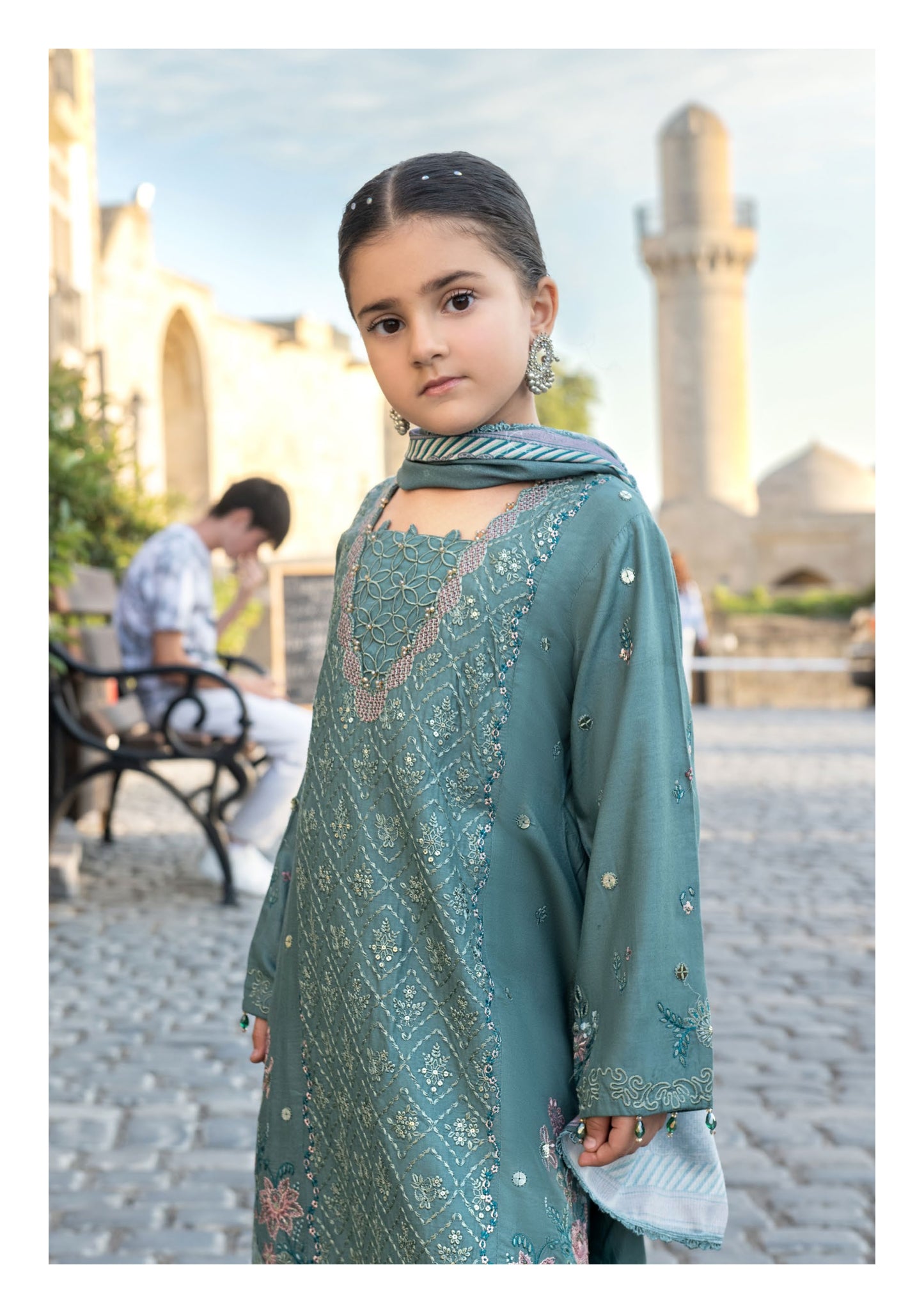 SIMRANS BAKU EMBROIDERED LINEN WITH KOTAIL SHAWLS 3PC EMBROIDERED READYMADE SBL407