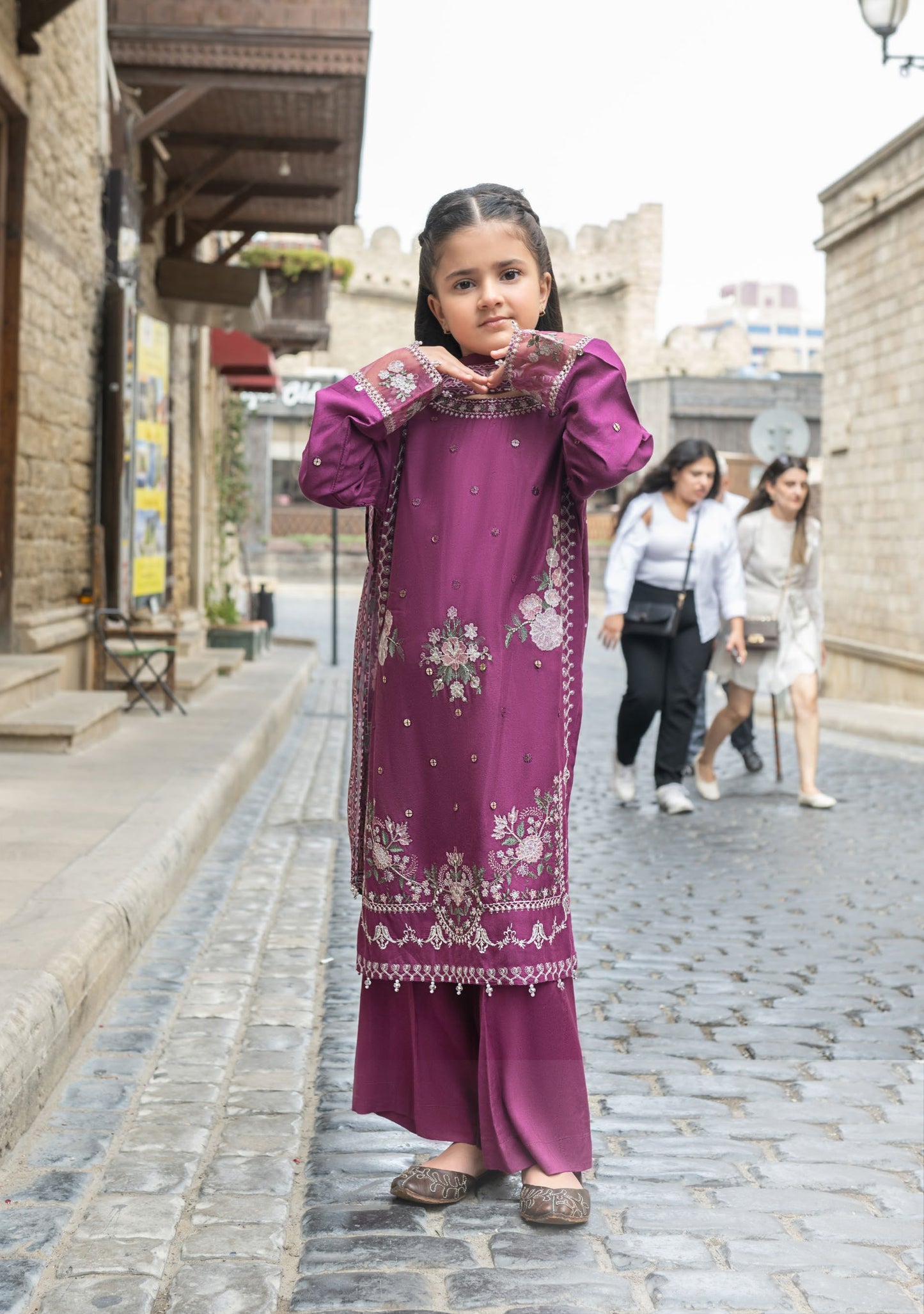 SIMRANS BAKU EMBROIDERED LINEN WITH KOTAIL SHAWLS 3PC EMBROIDERED READYMADE SBL401