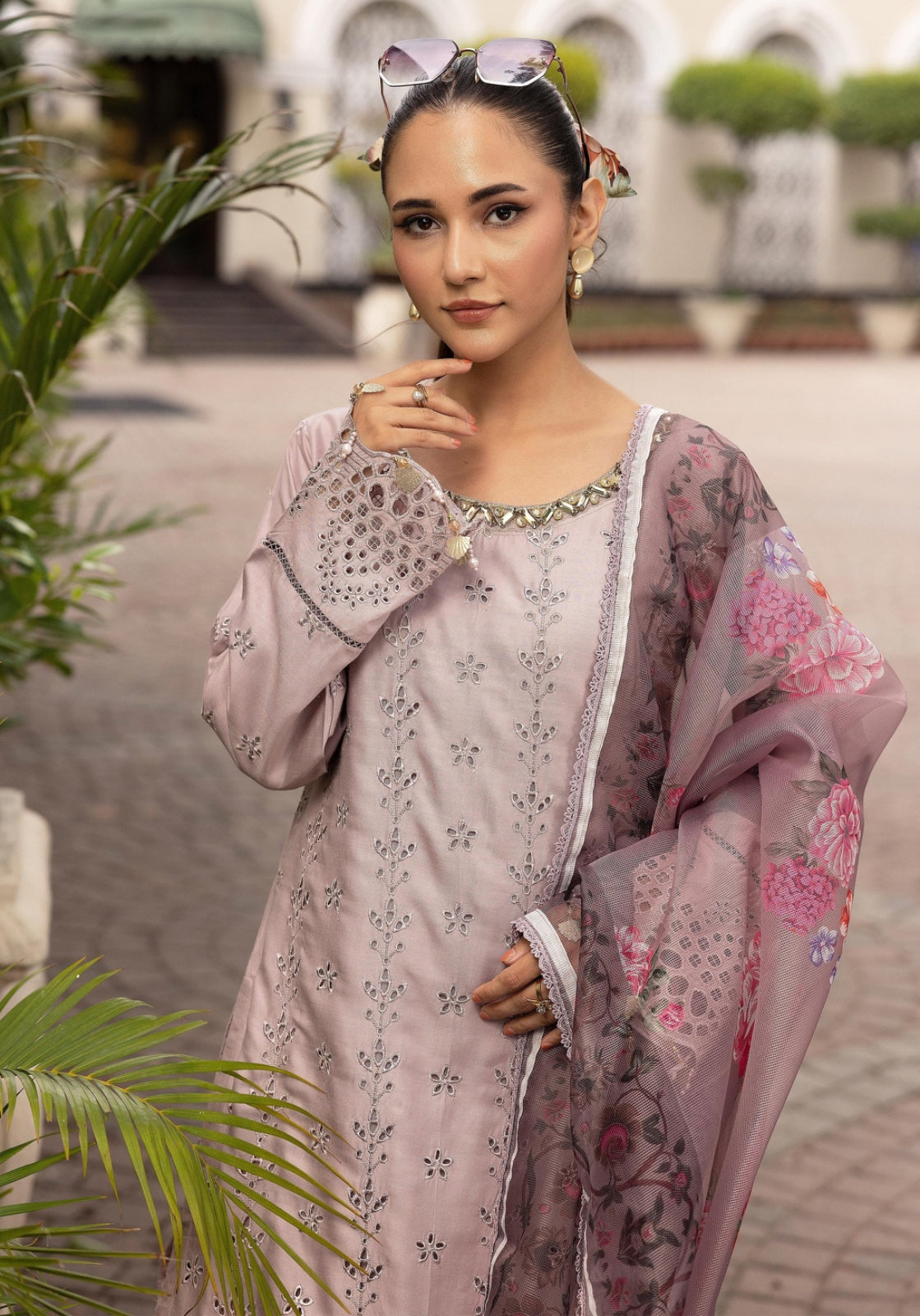 SIMRANS LUXURY HANDWORK CHICKNKARI 3PC READYMADEBK20