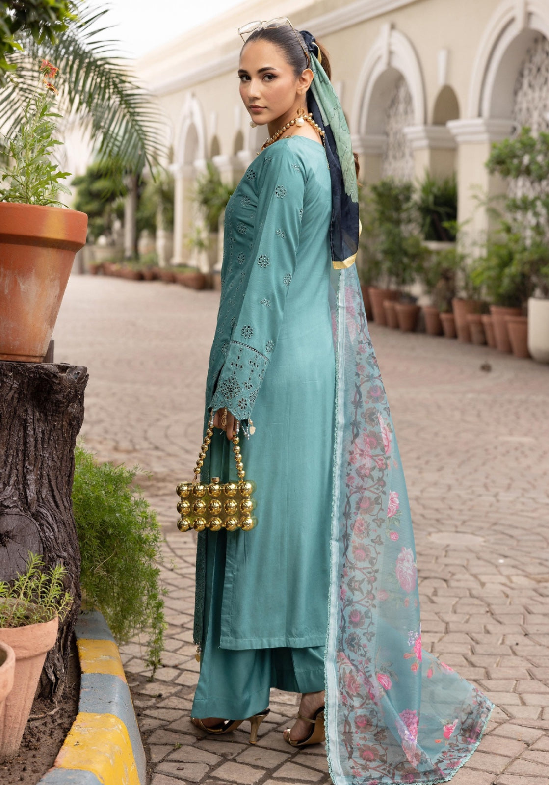 SIMRANS LUXURY HANDWORK CHICKNKARI 3PC READYMADE Bk21