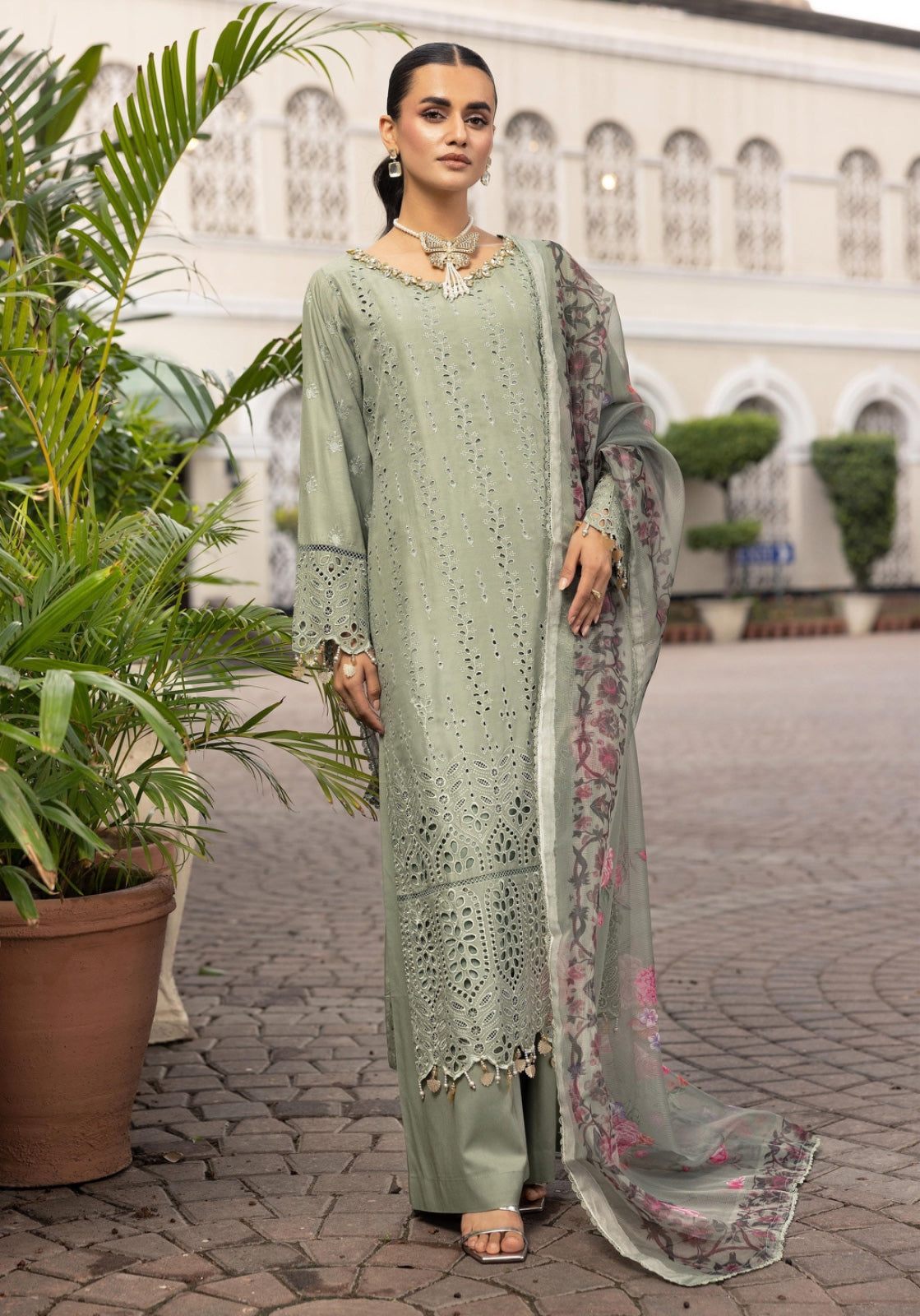 SIMRANS LUXURY HANDWORK CHICKNKARI 3PC READYMADE BK22