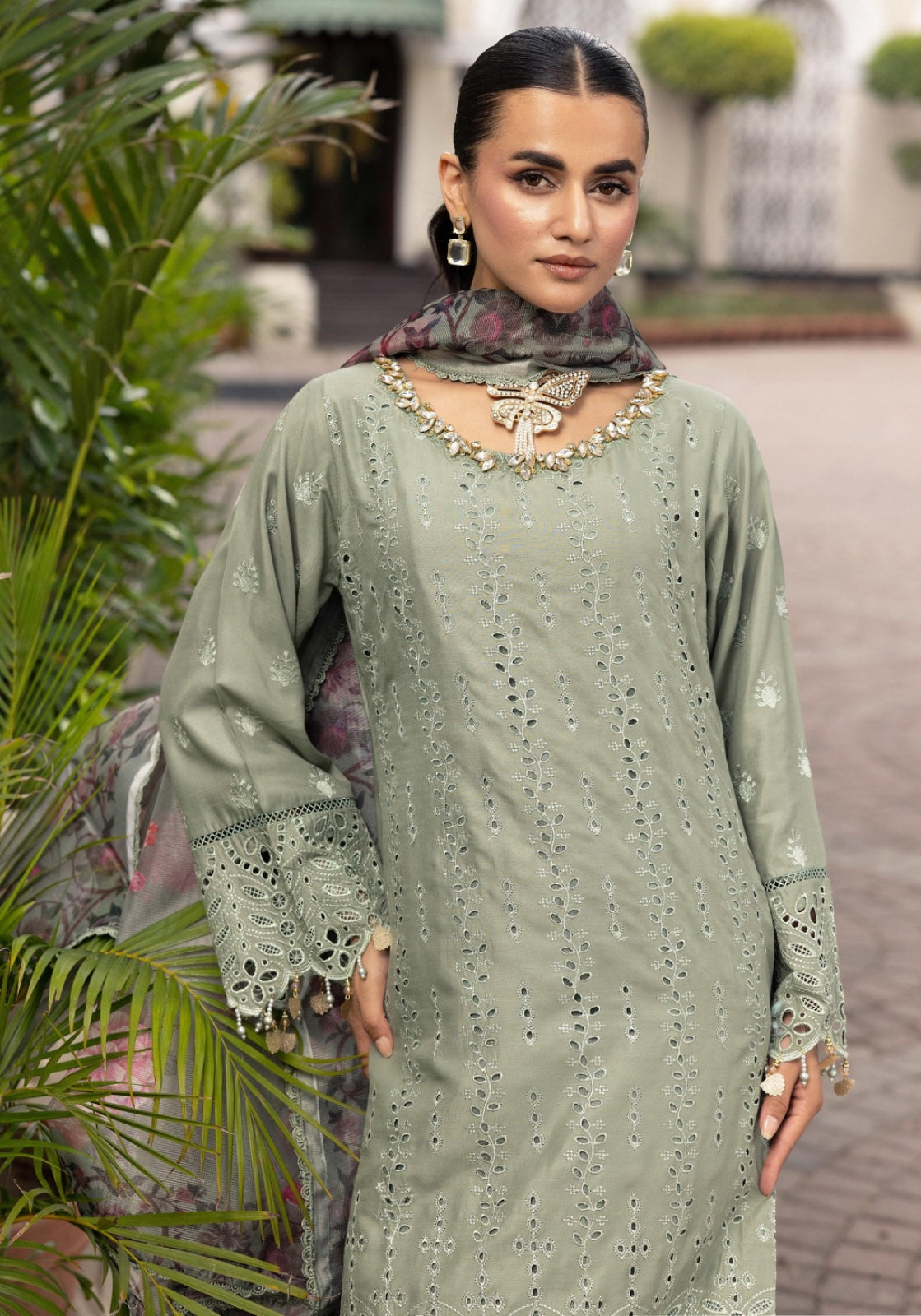 SIMRANS LUXURY HANDWORK CHICKNKARI 3PC READYMADE BK22