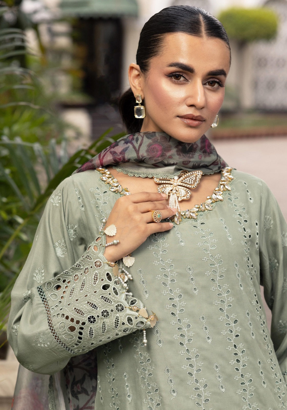 SIMRANS LUXURY HANDWORK CHICKNKARI 3PC READYMADE BK22