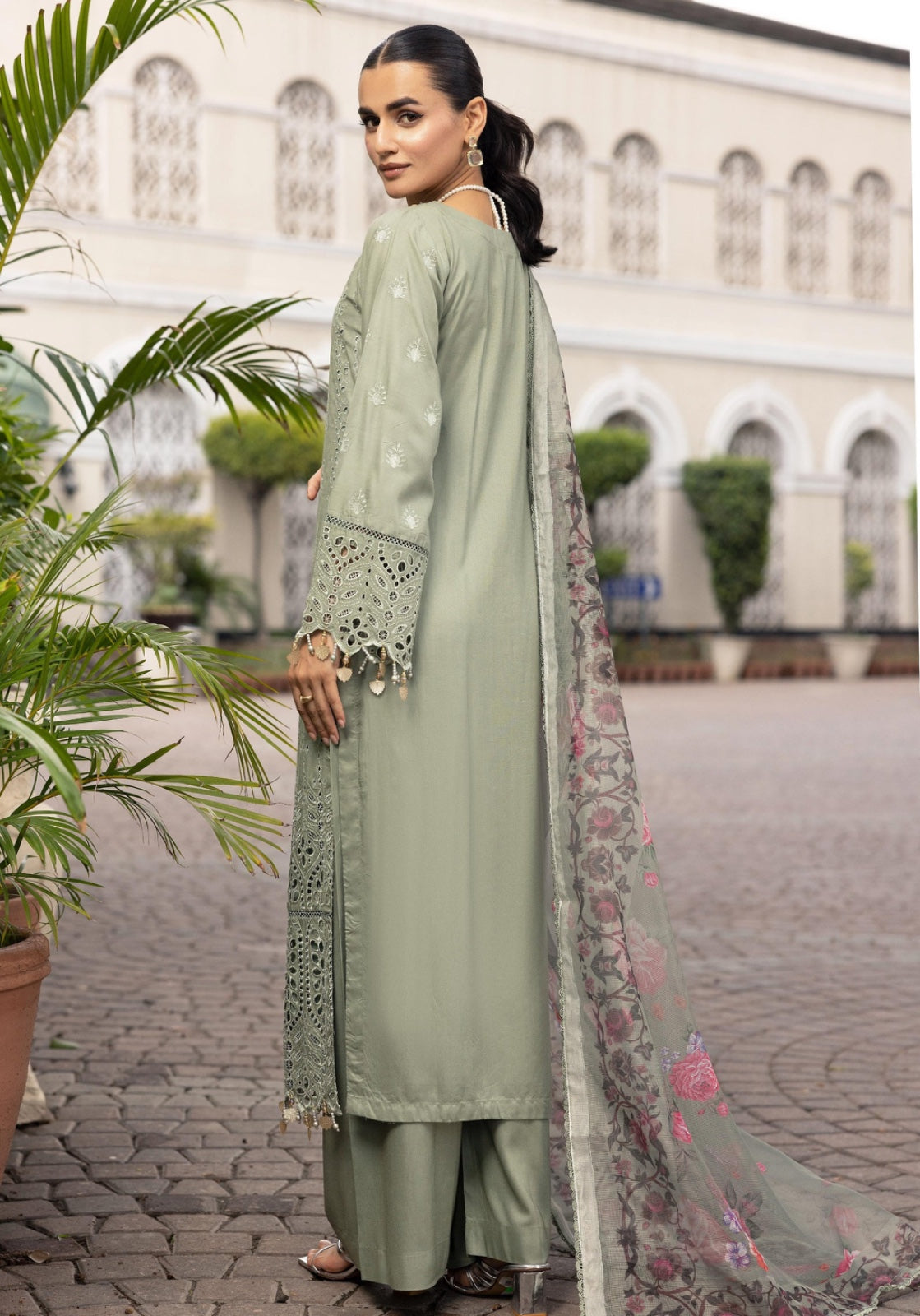 SIMRANS LUXURY HANDWORK CHICKNKARI 3PC READYMADE BK22