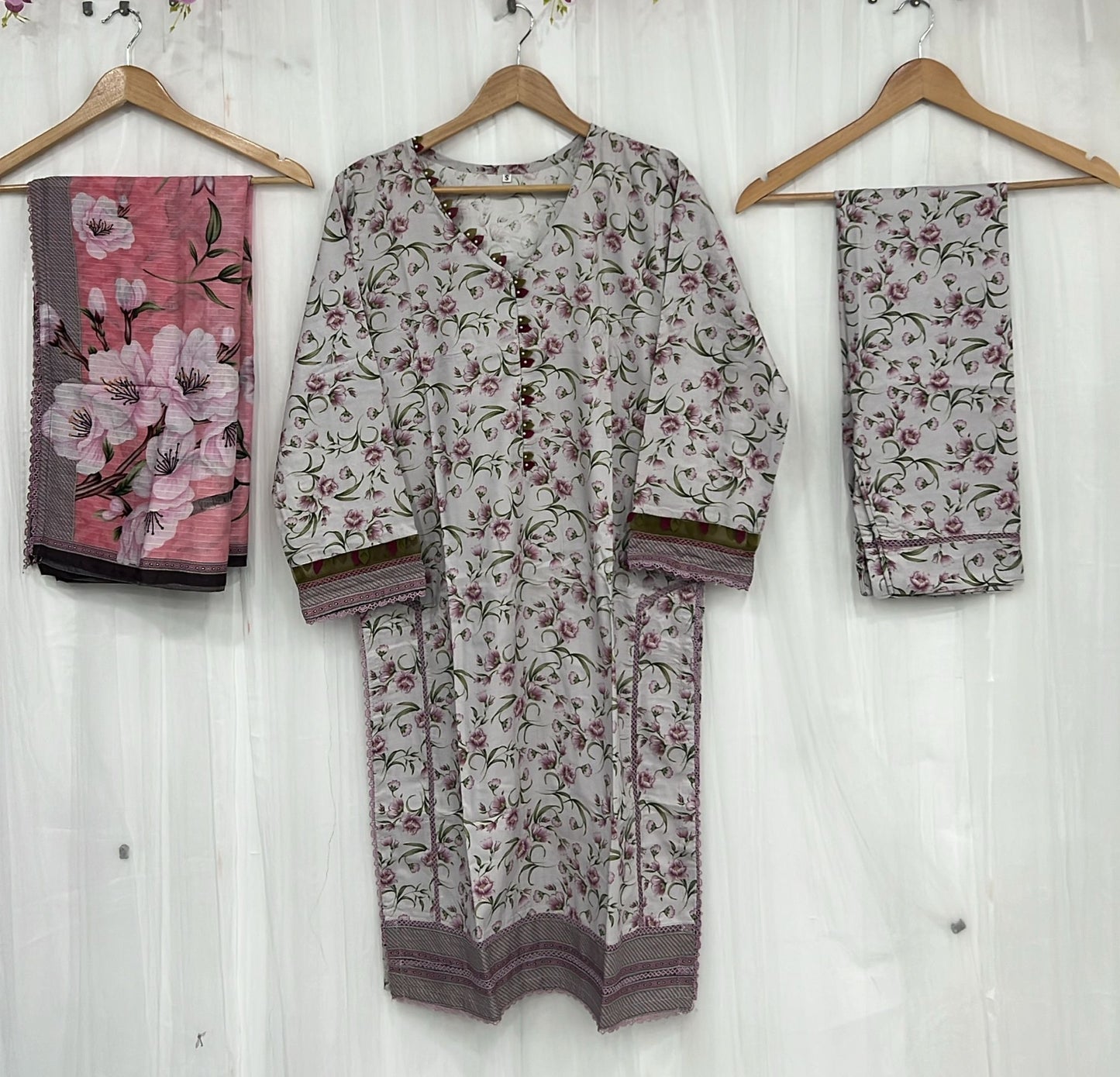 Traditional Meets Trendy – Swan Linen 3-Piece Readymade Outfit D05